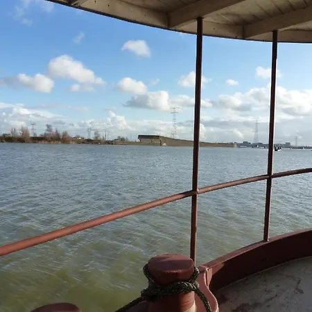 Bed In Boat Otel Amsterdam